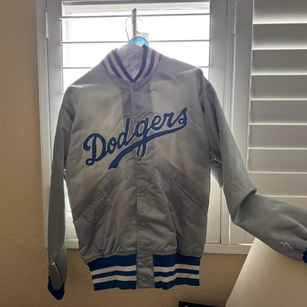 DODGERS VINTAGE 1980s L.A. official sports jacket